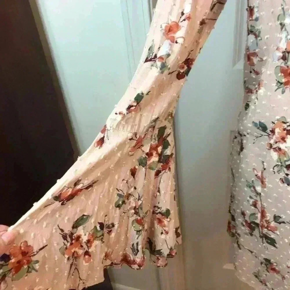 En Creme Women’s Small Dusty Pink Floral Swiss Dot Blouse Tie Front Bell L/S - Picture 6 of 8